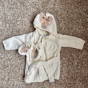 NWOT Baby Bath Robe Giraffe with Slippers 0-9 Months Unisex